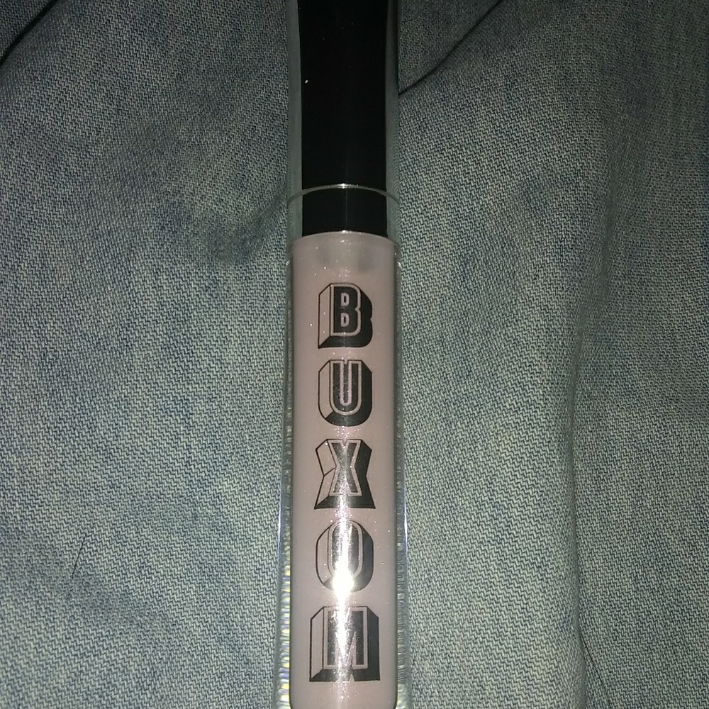 Buxom
